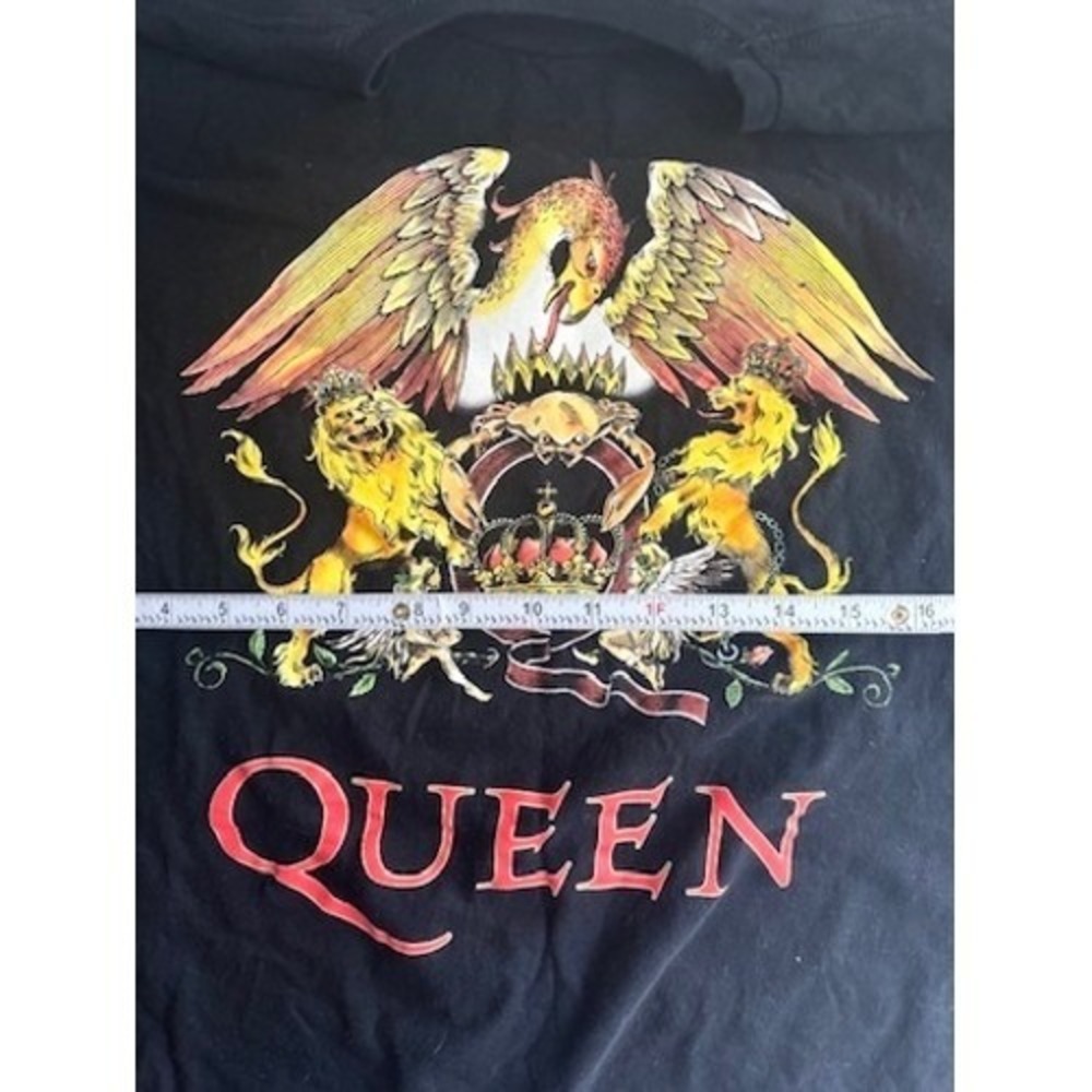 Queen Official Merch Black Graphic Band T-Shirt Rock Crest Logo Mens Large 2023 - Picture 4 of 7